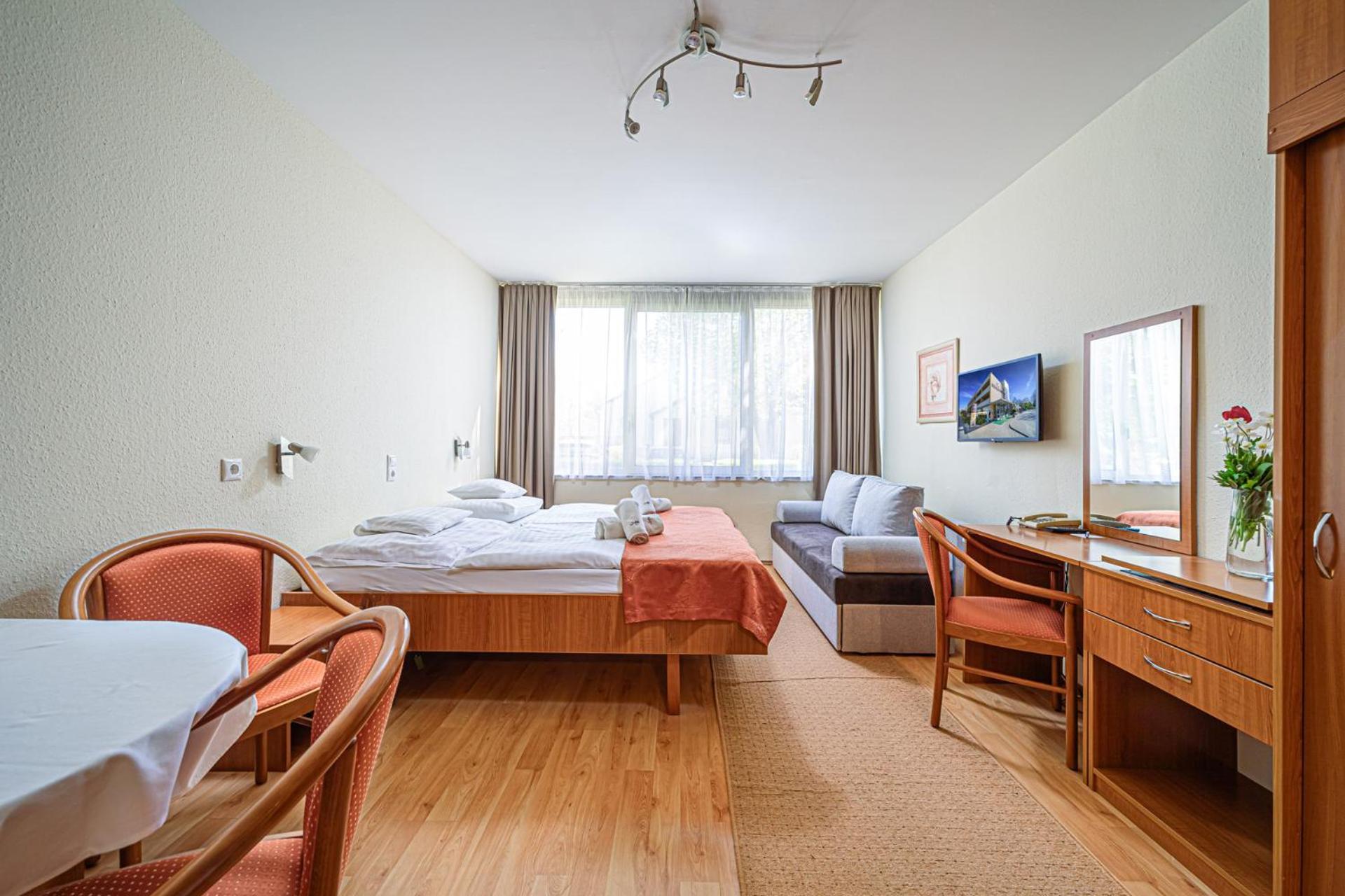 Apartman Hotel Отель 3*